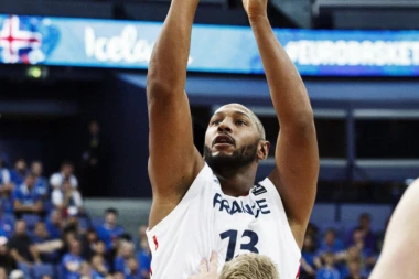 FRANCUZ REKAO ZBOGOM: Čuveni košarkaš završio karijeru!