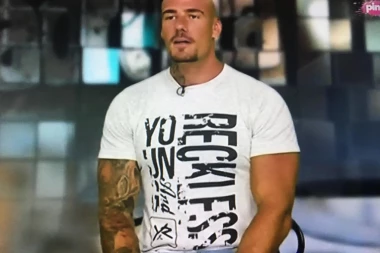 NASTAVLJA DA PRAVI HAOS: Bojan za potrčke izabrao DOBRE PRIJATELJE!