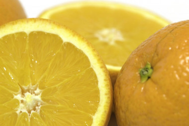 Sjajna voćka! Pomorandža snižava holesterol i jača zube i kosti