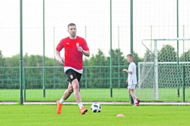 (FOTO) NIJE ZA ONE SA SLABIM STOMAKOM: Nastasić pokazao kako mu izgleda glava posle JEZIVE povrede