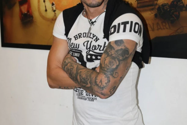 LAŽNA VERENICA LAZARA JEREMIĆA ULAZI U "ZADRUGU 4": Predstavljala se kao medicinska sestra dok se bavila prostitucijom, planira fudbaleru da zagorča život!