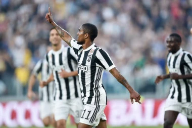 (VIDEO) Igrači Juventusa u potpunoj izolaciji: Daglas Košta pokazao na koji način "trenira"