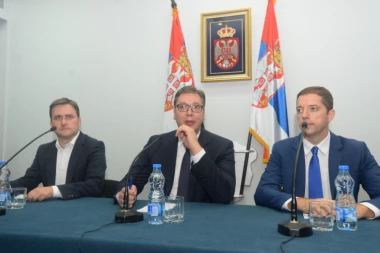 (FOTO, VIDEO) VUČIĆ SA POLITIČKIM PREDSTAVNICIMA: Ne mogu da vam dam optimističku prognozu - DALEKO SMO OD REŠENJA