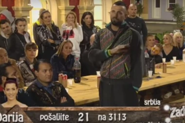 VLADIMIR BACIO OKO NA LUNU I STANIJU!