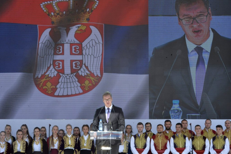ISTORIJSKI GOVOR PREDSEDNIKA U KOSOVSKOJ MITROVICI: Pročitajte šta je Vučić poručio Srbijma sa KiM u integralnoj verziji