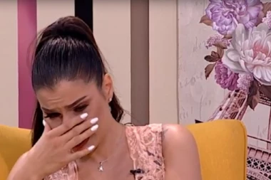 ZAŠTO SI MI POSTAVIO OVO PITANJE? PEVAČICA PLAKALA U EMISIJI ZBOG SMRTI OCA!