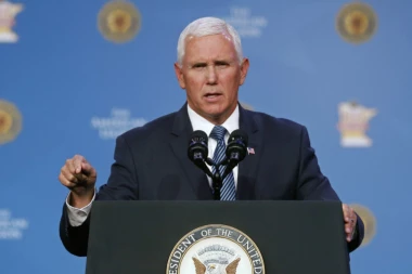 NIKO OD MOJIH NE KRITIKUJE TRAMPA: Pens odbacio povezanost sa spornom kolumnom u Njujork Tajmsu