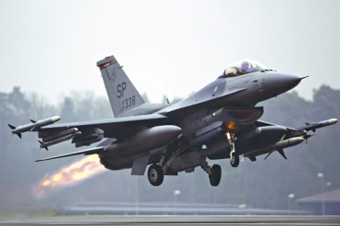 NATO POKAZUJE MIŠIĆE PUTINU: Alijansa izvela simulaciju presretanja ruskih aviona