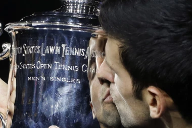 KRALJ US OPENA: Nole jači od Delpa, navijača i krova - Njujork se treći put poklonio Đokoviću