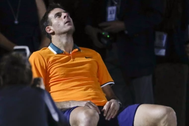 Došlo je vreme za kraj: Jedan od najomiljenijih tenisera današnjice gubi u bici sa povredama!