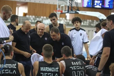 ODLIČNI CRNO-BELI: Partizan bolji od Mornara za polufinale Superkupa!