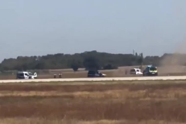 DRAMA NA AERODROMU U LIONU: Policija jurila mercedes po pisti!