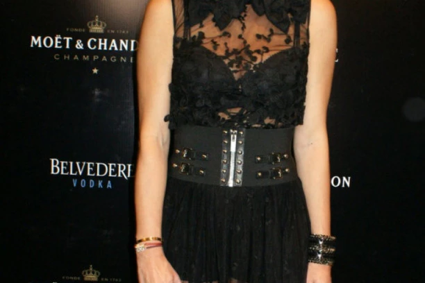 (FOTO) ISPLIVALA ŠOK SLIKA IZ MLADOSTI, SEVERINA NEPREPOZNATLJIVA: Evo kako je izgledala pre 20 godina, ljudi ovo je KOMA!