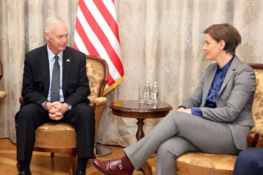 Brnabić i Džonson: Kompromis naći zbog budućih generacija