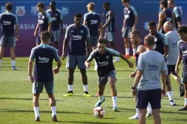 Barsa po Realovom principu: LEGENDA KLUBA SEDA NA KLUPU?