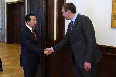 VUČIĆ zadovoljan saradnjom MUP i Interpola