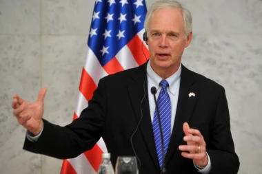 Američki senator Džonson: Vučić želi da reši pitanje Kosova