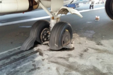 (FOTO) SPRŽENE GUME: Ovo je egipatski avion zbog kojeg je zatvoren Nikola Tesla!