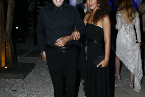 KAO MIK DŽEGER! FRANO LASIĆ U 66. GODINI PONOVO OTAC: Muzičar dobio četvrto dete!