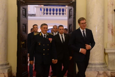 VUČIĆ ODLUČIO: MILAN MOJSILOVIĆ  NOVI NAČELNIK GENERALŠTABA, DIKOVIĆ ODLAZI U PENZIJU