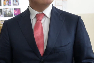 RASULO U KRIZNOM ŠTABU CRNE GORE: I doktori beže od Mila!