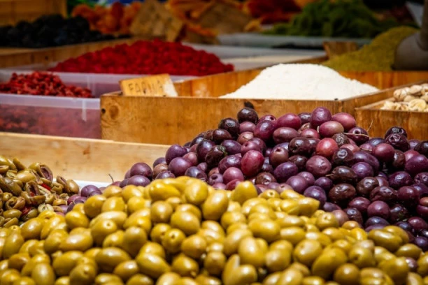 PUN POGODAK! Dijeta sa MASLINAMA idealna za brzo uklanjanje viška kilograma!