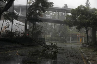 TAJFUN RAZORIO FILIPINE: Na stotine ranjeno, zastrašujući prizori apokalipse iz Hong Konga!