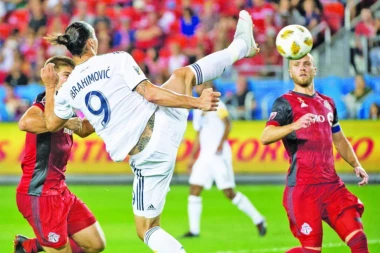 Videla sam prvo nos  i Zlatanov zlatni sat!