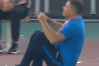 URNEBESNO: Komična reakcija Piksija nakon promašaja njegove ekipe!