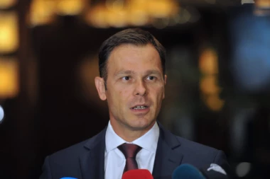 SINIŠA MALI REAGOVAO NA GNUSNE LAŽI: Nikada nisam bio član DS!