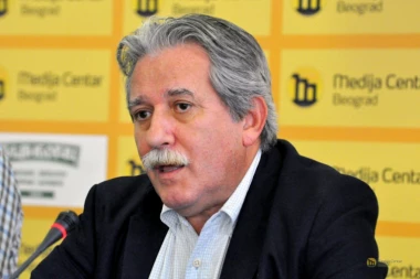 ZA KOŠTUNIČINOG MINISTRA ZAKON NE VAŽI: Samardžić neće u penziju, UZ LAŽNU POTVRDU OSTAJE PROFESOR?!