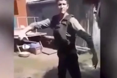 (UZNEMIRUJUĆI VIDEO) BIZARNA SMRT! Pucao sebi u stomak da isproba pancir, A ONDA JE PAO NA ZEMLJU