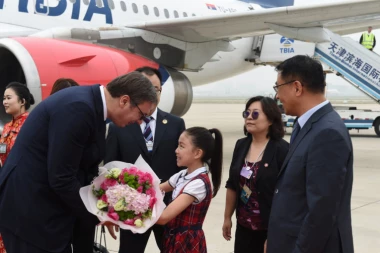 PREDSEDNIK SRBIJE STIGAO NA LETNJI DAVOS U TJENĐIN: Vučić danas sa predstavnicima kompanije Hbis