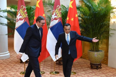 "DOBRO DOŠLI": Kineski premijer pozdravio Vučića na srpskom!