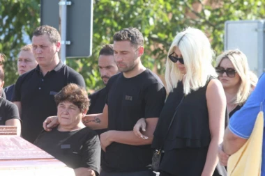 KARLEUŠA UPUTILA SUPRUGU REČI PODRŠKE: Budi jak ORLU MOJ!