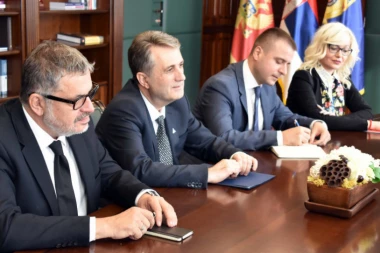 DOBRA SARADNJA POLICIJA DVE ZEMLJE: Stefanović se sastao sa ministrom unutrašnjih poslova Crne Gore