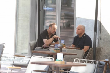 PAPARACO ULOVIO DINKIĆA I KONDIĆA: Dvojica bivših na kafici