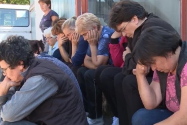 CRNA SRBIJO! 40 radnica štrajkuje glađu 4 DANA zbog plate od 10.000 DINARA!