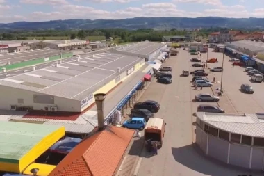 TAJ DEO U KAMIONU NIJE PRIJAVIO: Turski državljanin pokušao da prokrijumčari 100 komada sumnjive "firmirane" robe