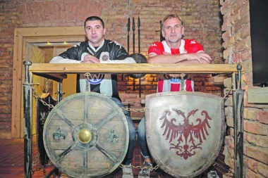 SRPSKI TELEGRAF U KAFANI SA LEGENDAMA PARTIZANA I ZVEZDE PRED 158. VEČITI DERBI: AKO IZGUBIMO, ODE I TITULA!