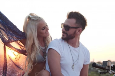 (VIDEO) Sara i Vojke KRUNISALI SVOJU LJUBAV!