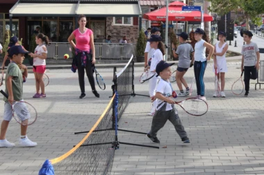TENISKI SPEKTAKL U GRAČANICI!