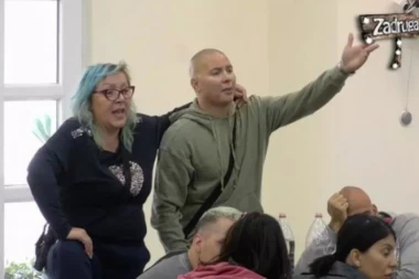 Brendon prozivao Vasiće: Smrdite u ćošku na kineske parfeme!