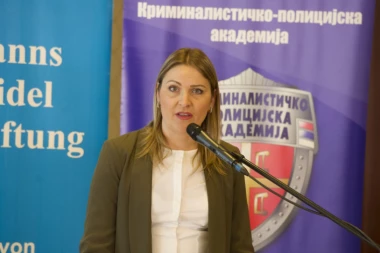SAVETNICA MINISTRA UNUTRAŠNJIH POSLOVA ŠTITI PROFESIJU: Opozicija treba da se stidi jer proziva policajce!