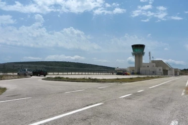 BAR TRI RAZLOGA "ZA", A PREPREKE UKLONJENE: Evo kad ćemo moći avionom od Beograda do Brača