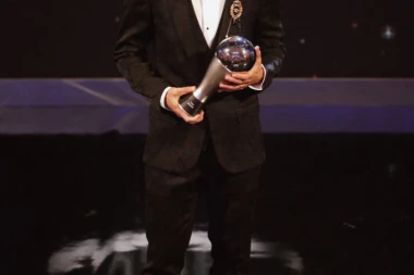 ALO, KOMPLEKSAŠI,  MANITE SE ČETNIKA!