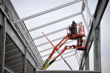 ZA JEDAN DAN DVE NOVE FABRIKE U SRBIJI: Samo u jednoj će raditi 500 inženjera