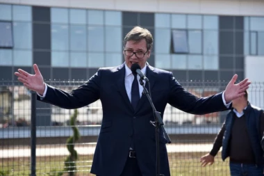 VUČIĆ sa čelnicima kineske kompanije "Mint": Planiraju da ulože 100 MILIONA EVRA u fabriku u Loznici!