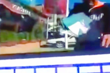 PRENOS NA FEJSU: Nesvakidašnji incident u Borči! Policijskim autom divljao po gradu!