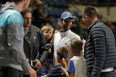 (VIDEO) Stefan Đoković trenirao sa tatom i pokazao zavidno tenisko umeće!